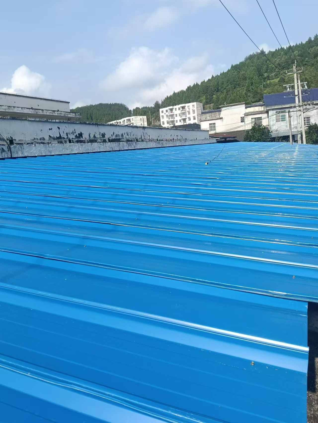 铝镁锰屋面板安装关键节点的控制